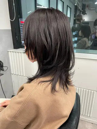 ミディアム カラー ツノダ ルカのヘアスタイル