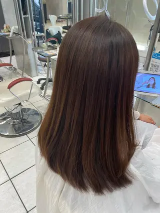 ロング アートディレクター 尾内 友美のヘアスタイル