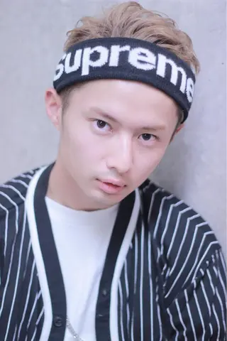 ショート カラー パーマ メンズ 及川 光のヘアスタイル