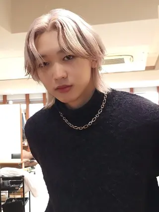 ミディアム カラー メンズ ケアブリーチ特化 same 🦈のヘアスタイル