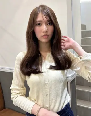 カラー Cocoro 艶カラーのヘアスタイル