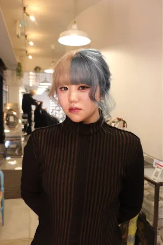 セミロング カラー ヘアアレンジ ✰︎ MiｰMi ✰︎のヘアスタイル