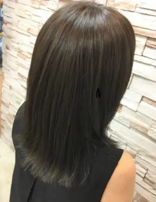 ミディアム カラー ササキ トモコのヘアスタイル