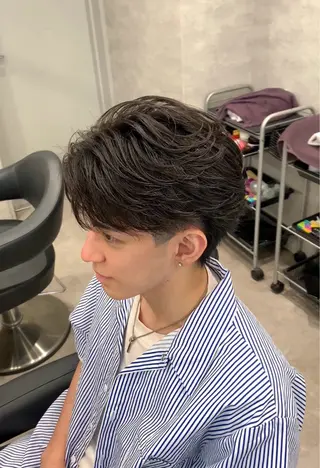 ミディアム パーマ ヘアアレンジ メンズ 🔥ニュアンス フェザー小林海斗🔥のヘアスタイル