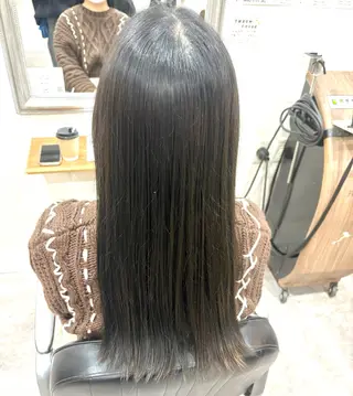 ロング カラー 堀川 希歩のヘアスタイル