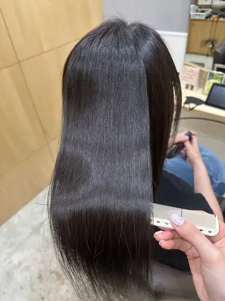 ミディアム miloc MOMOKAのヘアスタイル