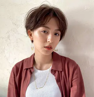 ショート カラー 縄 勇希のヘアスタイル