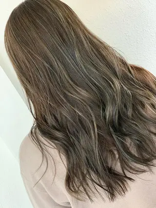セミロング ブリーチ毛に縮毛矯正 ✨カラー✨山田 正幸のヘアスタイル