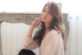 ロング カラー パーマ ヘアアレンジ newi saLyu ネウィ サリューのヘアスタイル