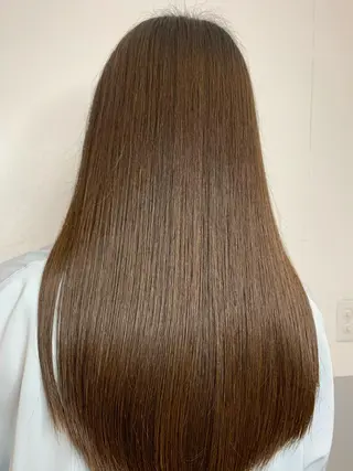 ロング カラー トップ スタイリストのヘアスタイル