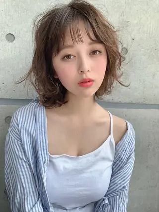 ショート カラー レイヤーカット 透明感カラーのヘアスタイル