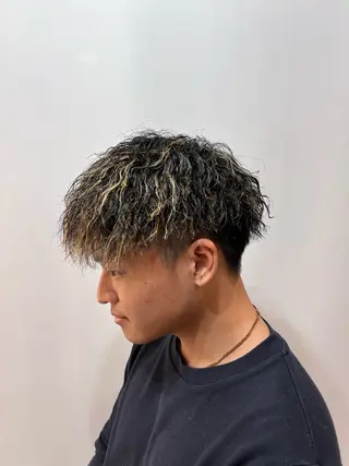 カラー パーマ メンズ メンズパーマ、スパ イキー、上野星也のヘアスタイル