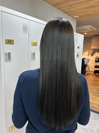 ロング カラー 荻野 晴香のヘアスタイル