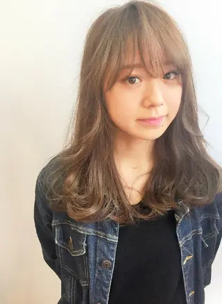 セミロング カラー パーマ 本間 裕史　のヘアスタイル