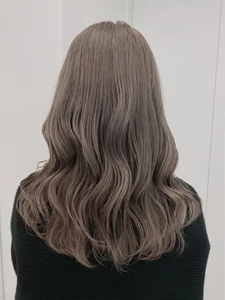 ミディアム カラー ヘアアレンジ ネイル マツエク・マツパ ベージュグレージュ 💕しゅーじ💕のヘアスタイル