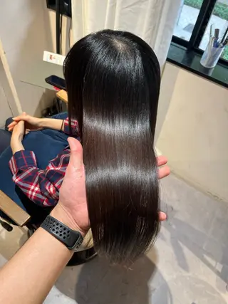 セミロング 必ず笑顔で帰っていた だきます！安田祐貴のヘアスタイル