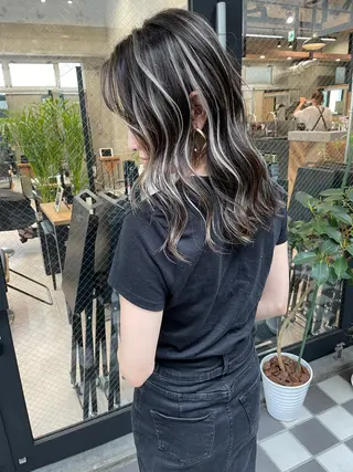 セミロング カラー タナカ タクヤのヘアスタイル