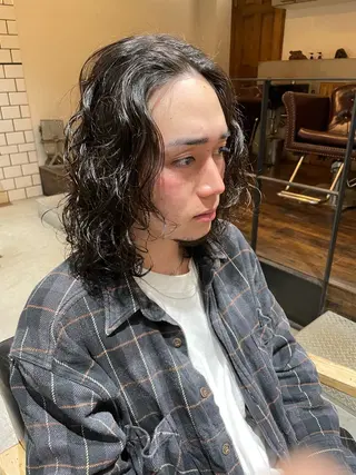 ロング パーマ メンズ 俵 知広のヘアスタイル