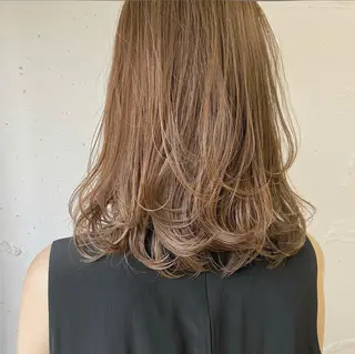 ミディアム 顔周りの垢抜けヘア 立山愛梨のヘアスタイル