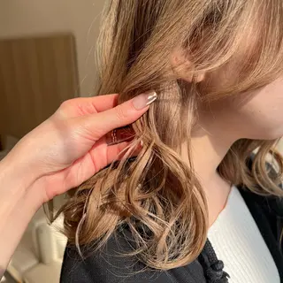 ミディアム 店長ハイトーンカラー 柞山史奈のヘアスタイル