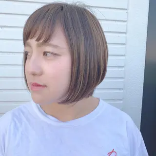 カラー コウノス マサコのヘアスタイル