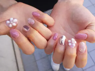 ネイル はばすみれ🎀ﾈｲﾙ 光ﾌｪｲｼｬﾙ ﾍｱのネイルデザイン