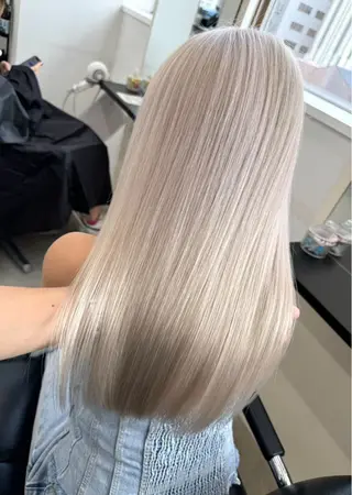 ミディアム カラー 新美 蓮のヘアスタイル
