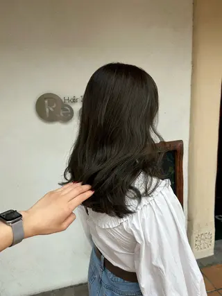 ロング カラー putri 川邉 優花のヘアスタイル