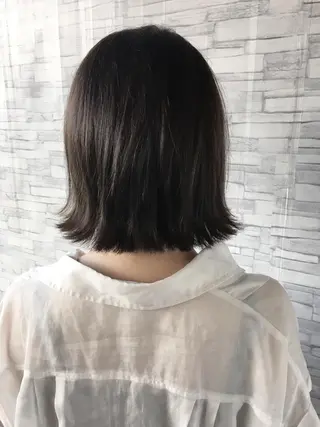 ショート 足立 磨咲のヘアスタイル