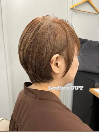 ショート カラー ヘアアレンジ 二ヶ月綺麗なデザイン カット/星野六三四のヘアスタイル