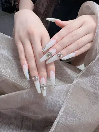 ロング Anh 歌舞伎町のネイルデザイン