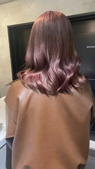 ミディアム カラー 大人girly🛋️ 🤍yukakoのヘアスタイル
