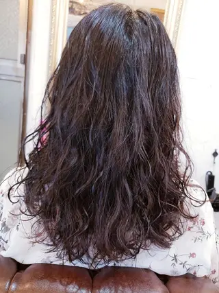 パーマ ロング 饒平名 知也のヘアスタイル