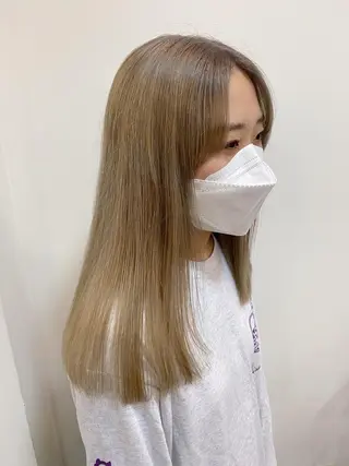 セミロング カラー saki🌼ボブ× 透明感カラー🌼のヘアスタイル