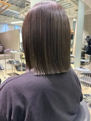 セミロング カラー 須藤 優真 切りっぱなしボブのヘアスタイル