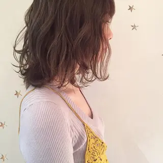 ミディアム 市川 千夏のヘアスタイル