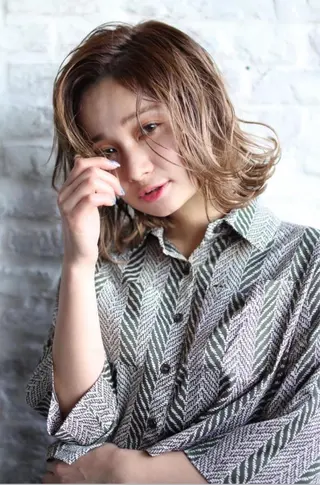 ショート カラー ヘアアレンジ ハイトーン特化 川井優汰のヘアスタイル