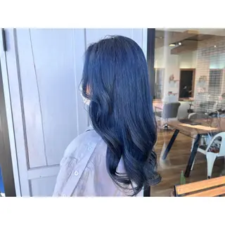 ロング カラー ツキダテ ユイのヘアスタイル