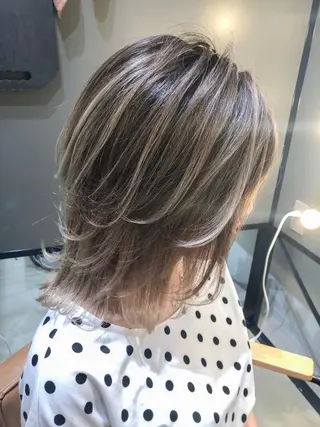 セミロング AKANE 【zina新宿】のヘアスタイル