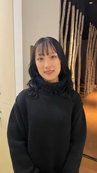 ミディアム レイヤーカット/ 艶カラー/YUKAのヘアスタイル