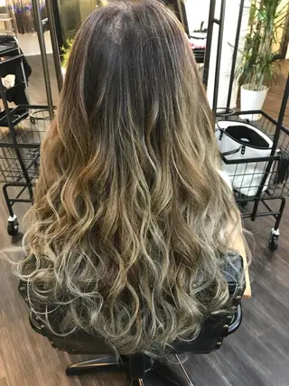 ロング カラー WEST OLAND 安藤のヘアスタイル