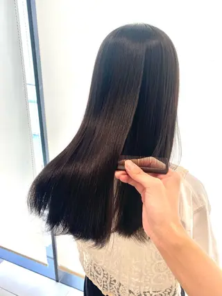 セミロング mei / レイヤー 顔まわり 🤍のヘアスタイル