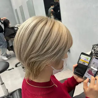ショート 🫧艶髪/ブリーチ 🐳honami🫧のヘアスタイル