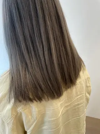 ミディアム カラー 天野 瑠真のヘアスタイル