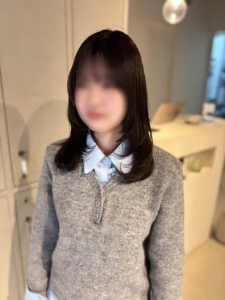 セミロング eto所属・akira𝜗𝜚 ꙳.*‬透明感カラーのヘアスタイル