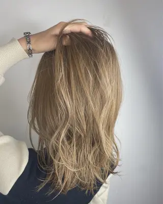 カラー 河原 亜樹のヘアスタイル