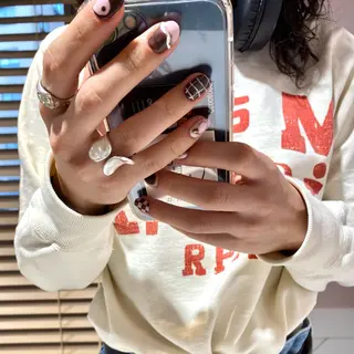 ネイル 岩本 杏のネイルデザイン