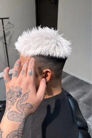 カラー メンズ 【ALTLA 吹田】 ハイトーン MUUのヘアスタイル