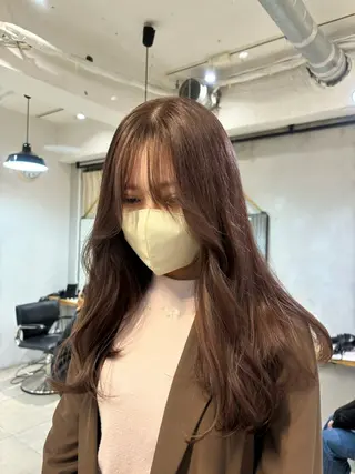 ロング 盛れる透明感カラー・ momokaのヘアスタイル