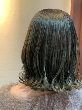 ミディアム カラー 蓮見  友里のヘアスタイル